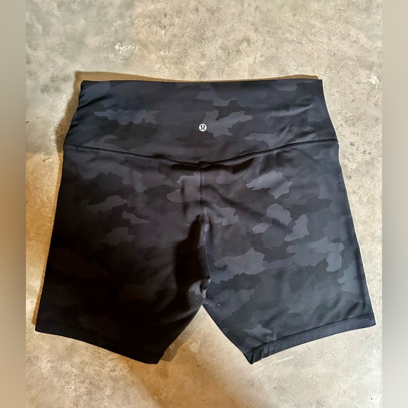 Lululemon Align Shorts Size 16 - Picture 1 of 4